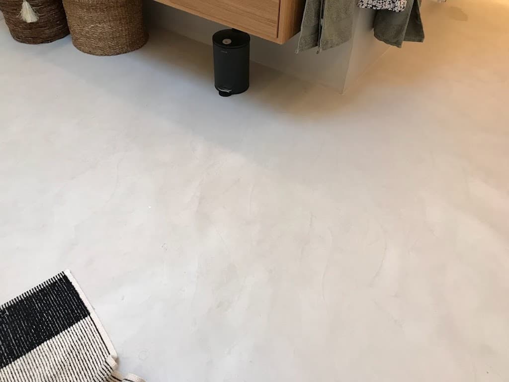 RelaxDesign-Koeln Parkettverlegung Parkettsanierung Holztreppensanierung Fugenlose Microzement Böden Wände Köln