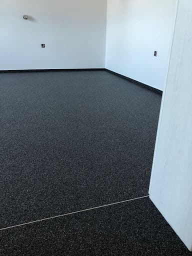 Bodendesign-SD GmbH | Steinteppich für Boden und Treppe & Betonoptik — Kundenfoto